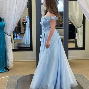 I am selling this prom dress as I don’t really plan on wearing it again.